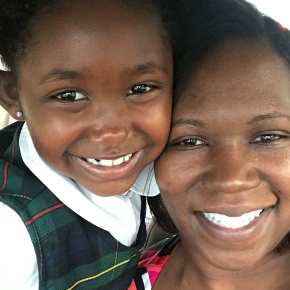 Meet your Posher, Fatimat - Picture 1 of 1